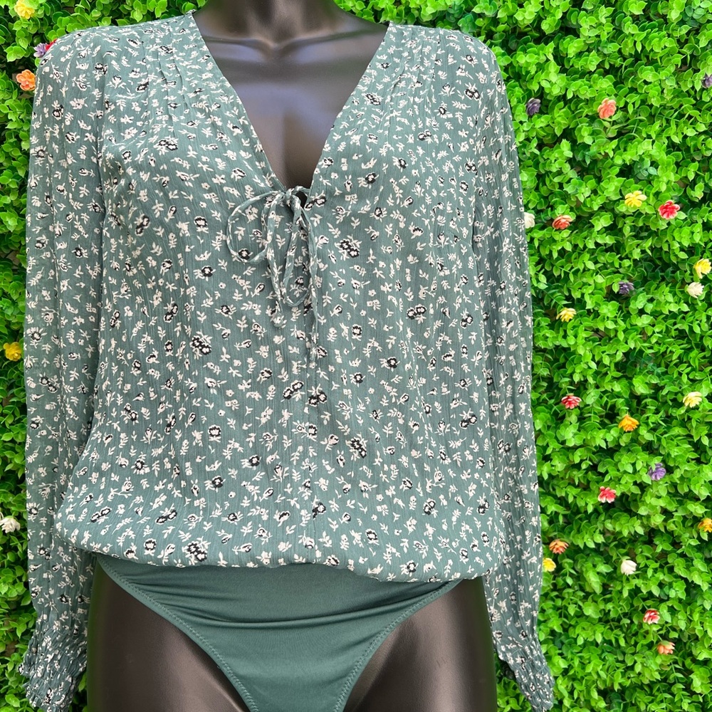 Abercrombie & Fitch Green Relaxed Tie Front Blouse